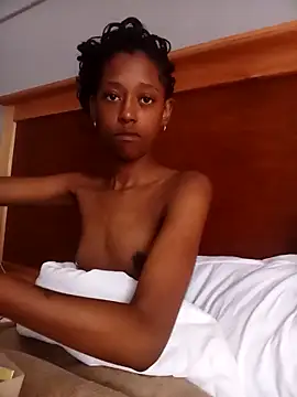 Snapshot of 02Boitybaby chatting on 14, 11, 2025 02Boitybaby online show from 14, 11, 2025