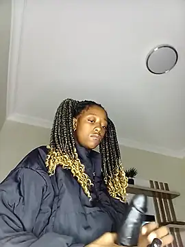 Snapshot of 02Boitybaby chatting on 5, 12, 2024 02Boitybaby online show from 5, 12, 2024