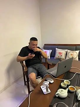 Snapshot of ShaoZian_1 chatting on 26, 10, 2025 ShaoZian 1 online show from 26, 10, 2025