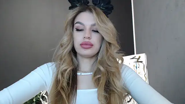 Snapshot of Your_Jessy chatting on 1, 11, 2025 Your Jessy online show from 1, 11, 2025