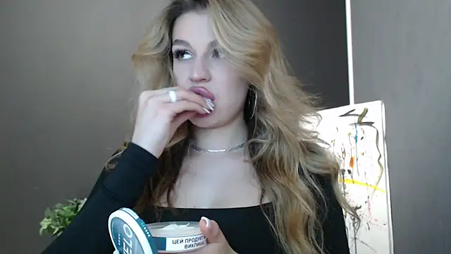 Snapshot of Your_Jessy chatting on 6, 11, 2025 Your Jessy online show from 6, 11, 2025