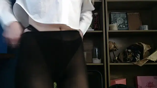 Snapshot of Your_Jessy chatting on 13, 10, 2025 Your Jessy online show from 13, 10, 2025