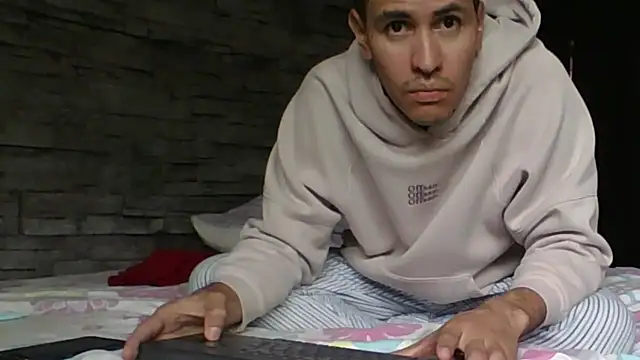 Sexylatin64 online show from 19, 4, 2026