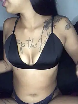 Lauana28 online show from 6, 2, 2025