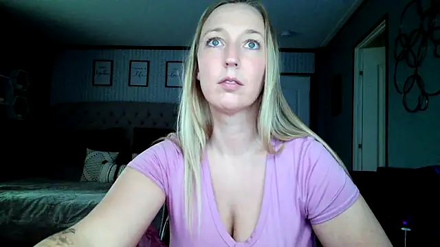 lucyallen4201 online show from 9, 12, 2024