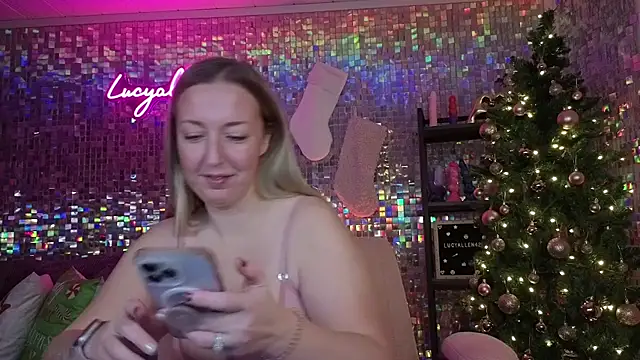 lucyallen4201 online show from 2, 12, 2025