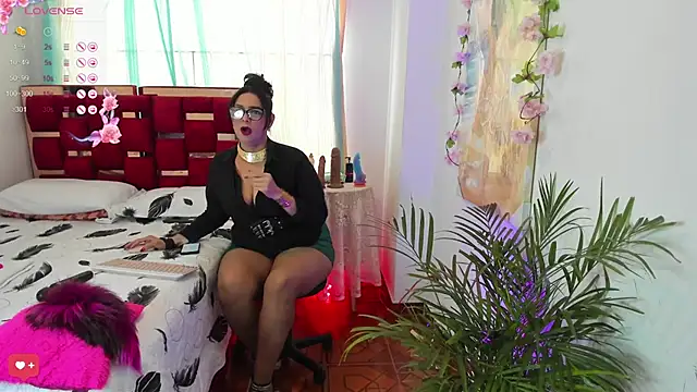 Venus R0se online show from 5, 2, 2025