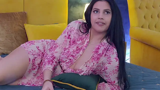 Snapshot of GiuliaHarvey chatting on 7, 3, 2025 GiuliaHarvey online show from 7, 3, 2025