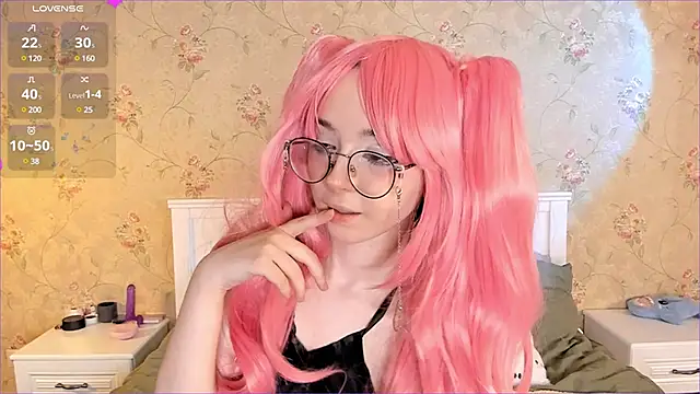 Nora Failure online show from 4, 12, 2024