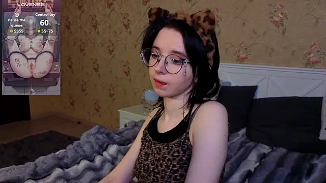 Nora Failure online show from 25, 4, 2026