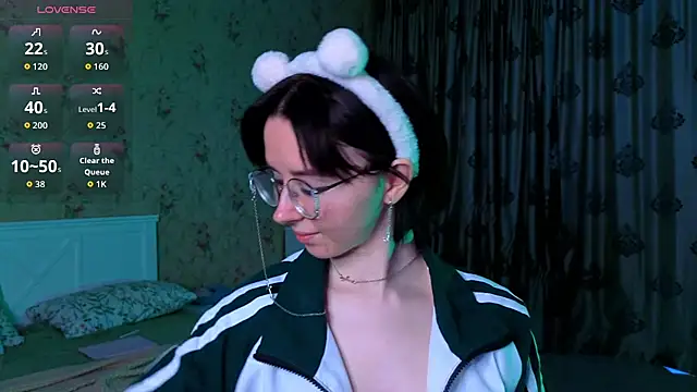 Nora Failure online show from 22, 11, 2025