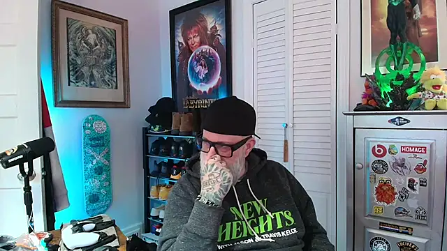 Snapshot of fillingyourthroat2 chatting on 17, 10, 2025 fillingyourthroat2 online show from 17, 10, 2025