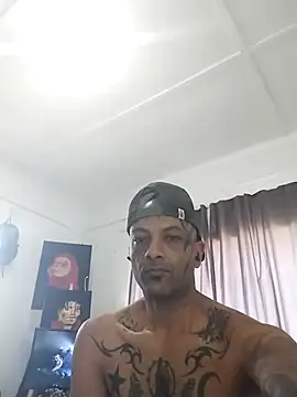 Daretodeviate online show from 4, 12, 2025