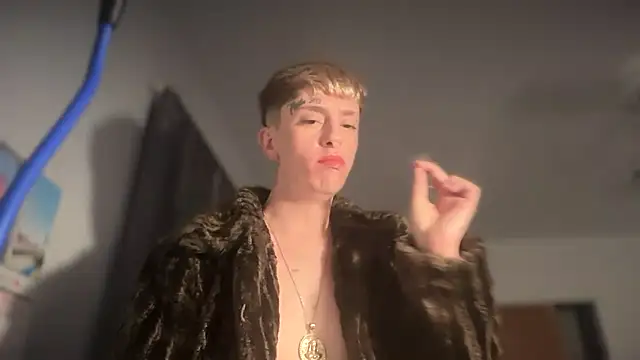 Snapshot of twentywithafelonyy chatting on 8, 1, 2025 twentywithafelonyy online show from 8, 1, 2025