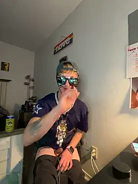 Snapshot of twentywithafelonyy chatting on 1, 3, 2025 twentywithafelonyy online show from 1, 3, 2025