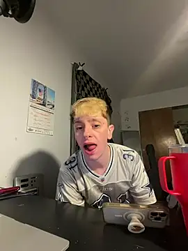 Snapshot of twentywithafelonyy chatting on 18, 1, 2025 twentywithafelonyy online show from 18, 1, 2025