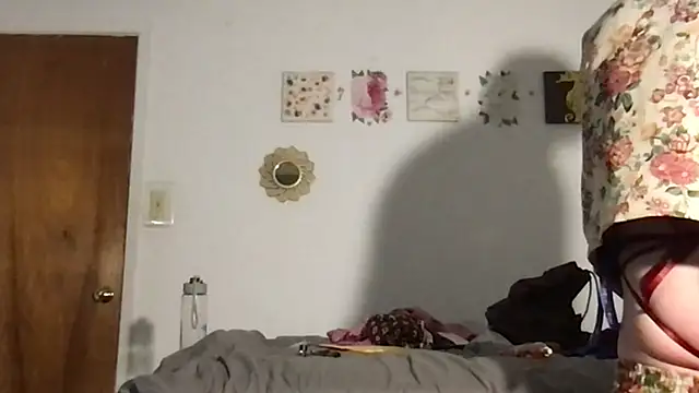 Snapshot of twentywithafelonyy chatting on 11, 10, 2025 twentywithafelonyy online show from 11, 10, 2025