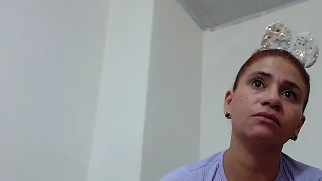 yinnatthh online show from 28, 9, 2025