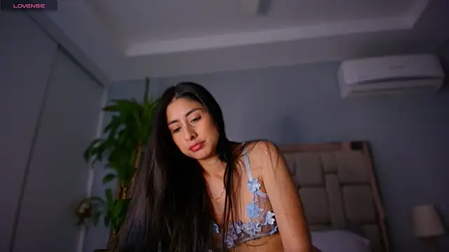 auroracaruso11 online show from 20, 1, 2025