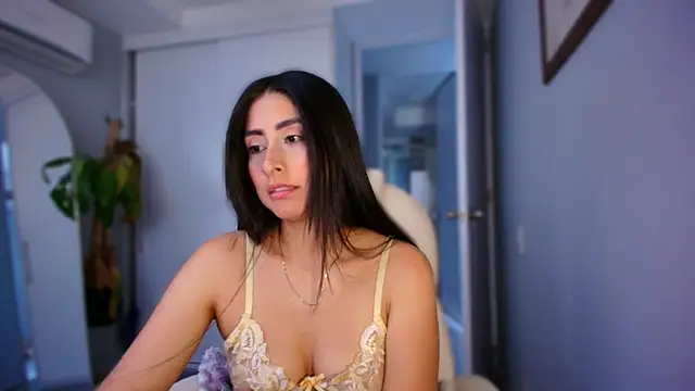 Snapshot of auroracaruso11 chatting on 23, 10, 2025 auroracaruso11 online show from 23, 10, 2025