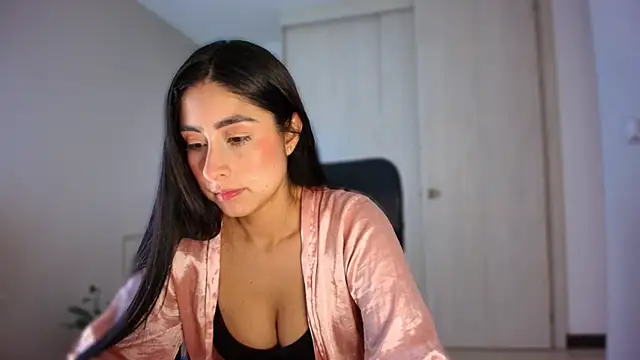 Snapshot of auroracaruso11 chatting on 12, 6, 2026 auroracaruso11 online show from 12, 6, 2026