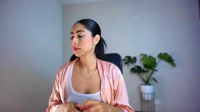 auroracaruso11 online show from 14, 1, 2026