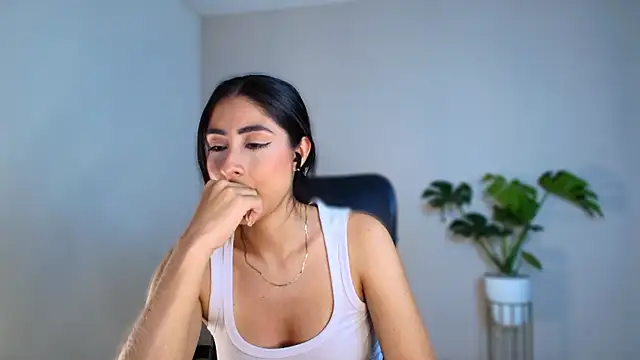 auroracaruso11 online show from 15, 1, 2026