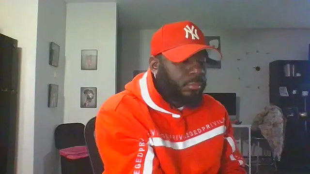 Snapshot of Stayinalive1992 chatting on 29, 10, 2025 Stayinalive1992 online show from 29, 10, 2025