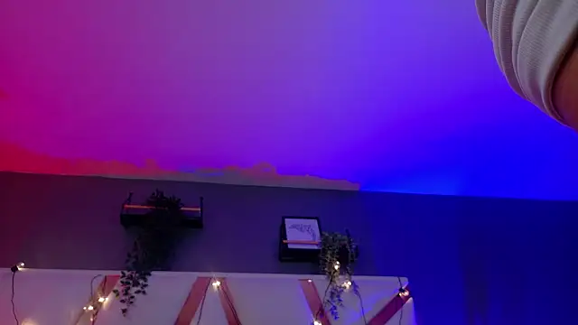 ParisFox  online show from 9, 2, 2026