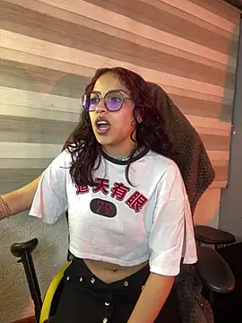 Liittleluaa  online show from 27, 1, 2025