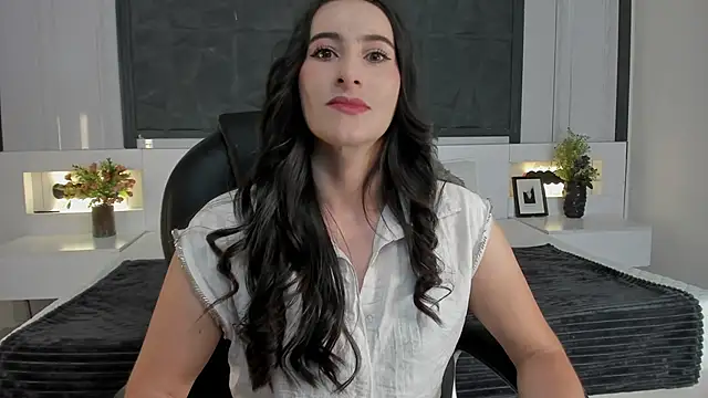 SaraGomez1 online show from 17, 4, 2026