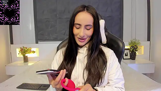 SaraGomez1 online show from 21, 12, 2025