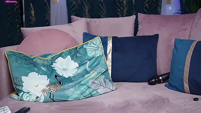 Snapshot of EllisSkyler chatting on 4, 3, 2025 EllisSkyler online show from 4, 3, 2025