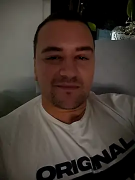 Snapshot of KarlosCarutox chatting on 9, 10, 2025 KarlosCarutox online show from 9, 10, 2025