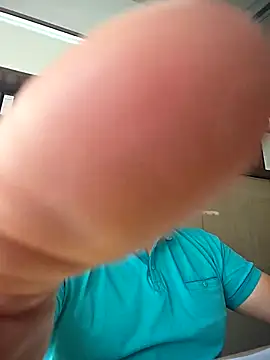 Snapshot of KarlosCarutox chatting on 24, 9, 2025 KarlosCarutox online show from 24, 9, 2025