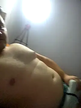 Snapshot of KarlosCarutox chatting on 6, 11, 2025 KarlosCarutox online show from 6, 11, 2025