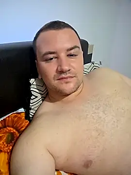 Snapshot of KarlosCarutox chatting on 7, 10, 2025 KarlosCarutox online show from 7, 10, 2025