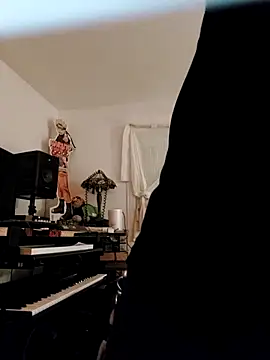 QcMisterv13 online show from 10, 2, 2026