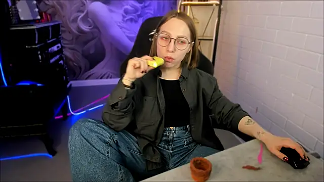 AphexQueen online show from 27, 2, 2025