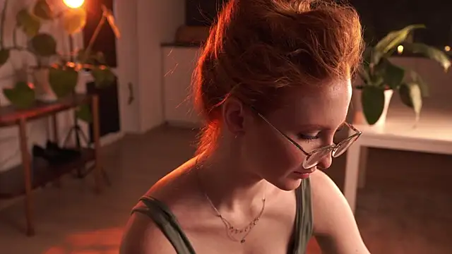 EsmaCrumbley online show from 4, 3, 2026