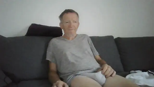 naturiste974 online show from 3, 6, 2026