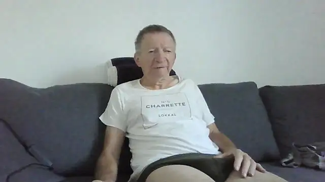 naturiste974 online show from 7, 6, 2026