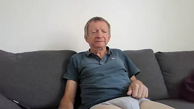 naturiste974 online show from 22, 4, 2026