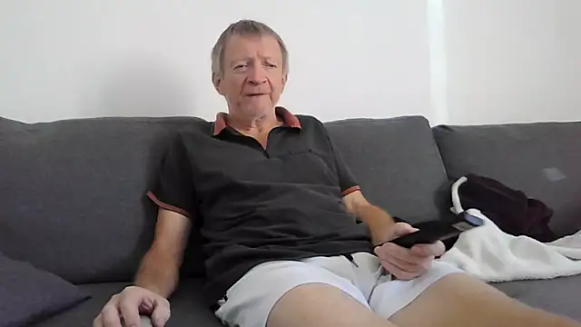 naturiste974 online show from 19, 4, 2026