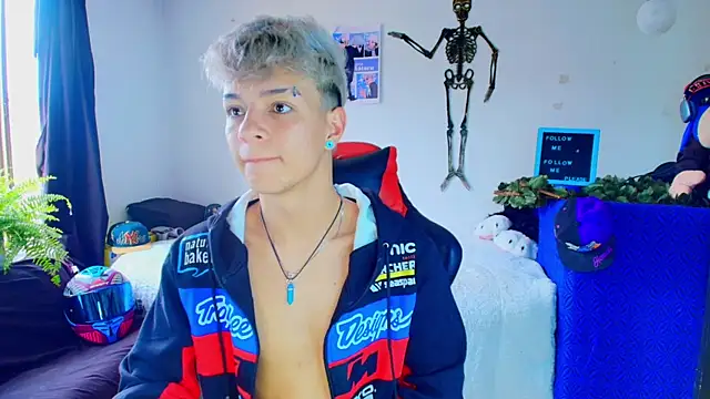 Snapshot of twink_sebas_ chatting on 14, 11, 2025 twink sebas online show from 14, 11, 2025