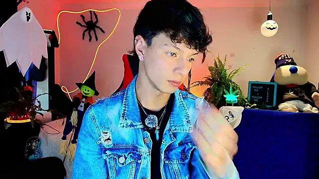 Snapshot of twink_sebas_ chatting on 22, 10, 2025 twink sebas online show from 22, 10, 2025