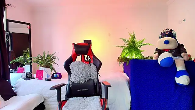 Snapshot of twink_sebas_ chatting on 11, 10, 2025 twink sebas online show from 11, 10, 2025