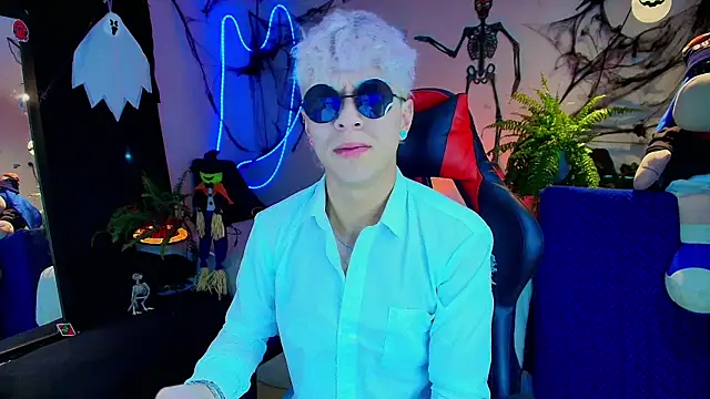 Snapshot of twink_sebas_ chatting on 31, 10, 2025 twink sebas online show from 31, 10, 2025