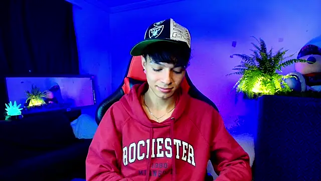 Snapshot of twink_sebas_ chatting on 10, 10, 2025 twink sebas online show from 10, 10, 2025