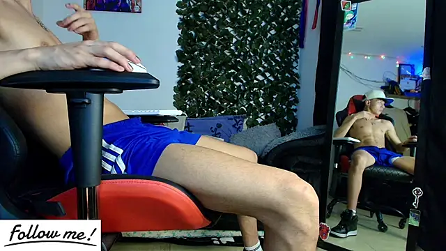 twink sebas  online show from 31, 1, 2025